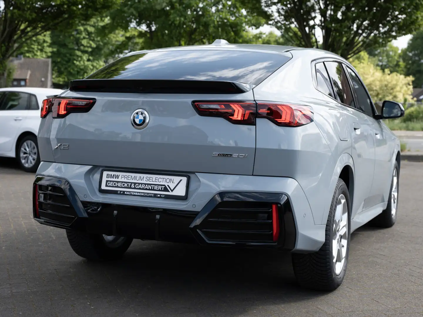 BMW X2 sDrive 20i M-Sport PANO AHK HUD LED ACC Gris - 2