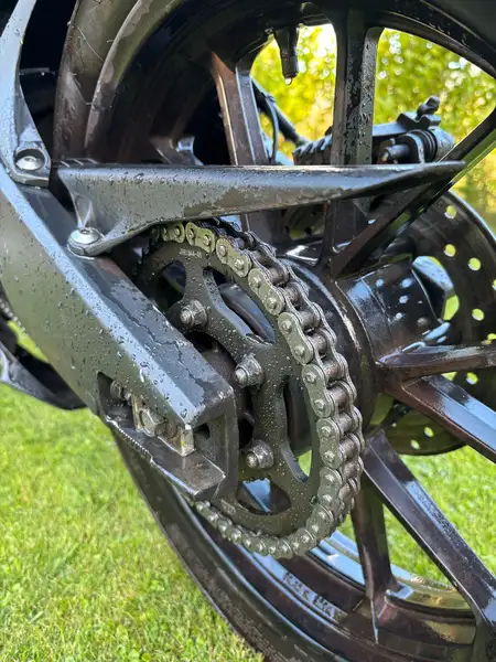 Yamaha YZF-R125 - foto 2