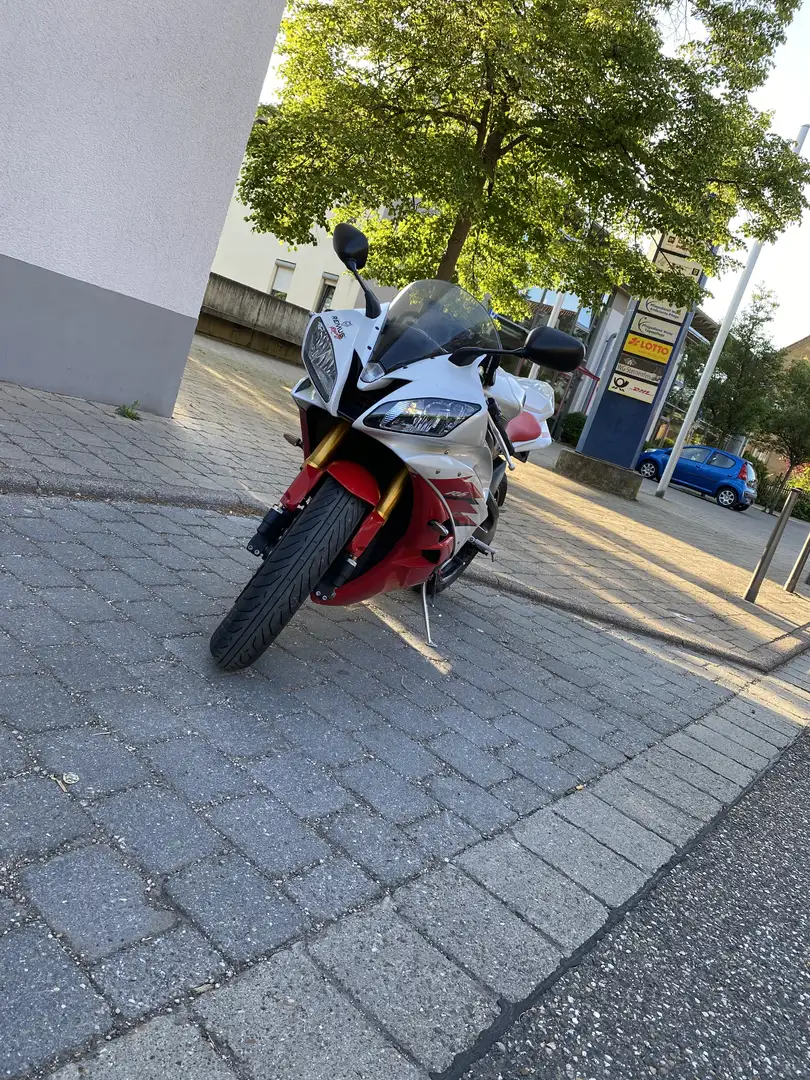 Yamaha YZF-R6 - 1