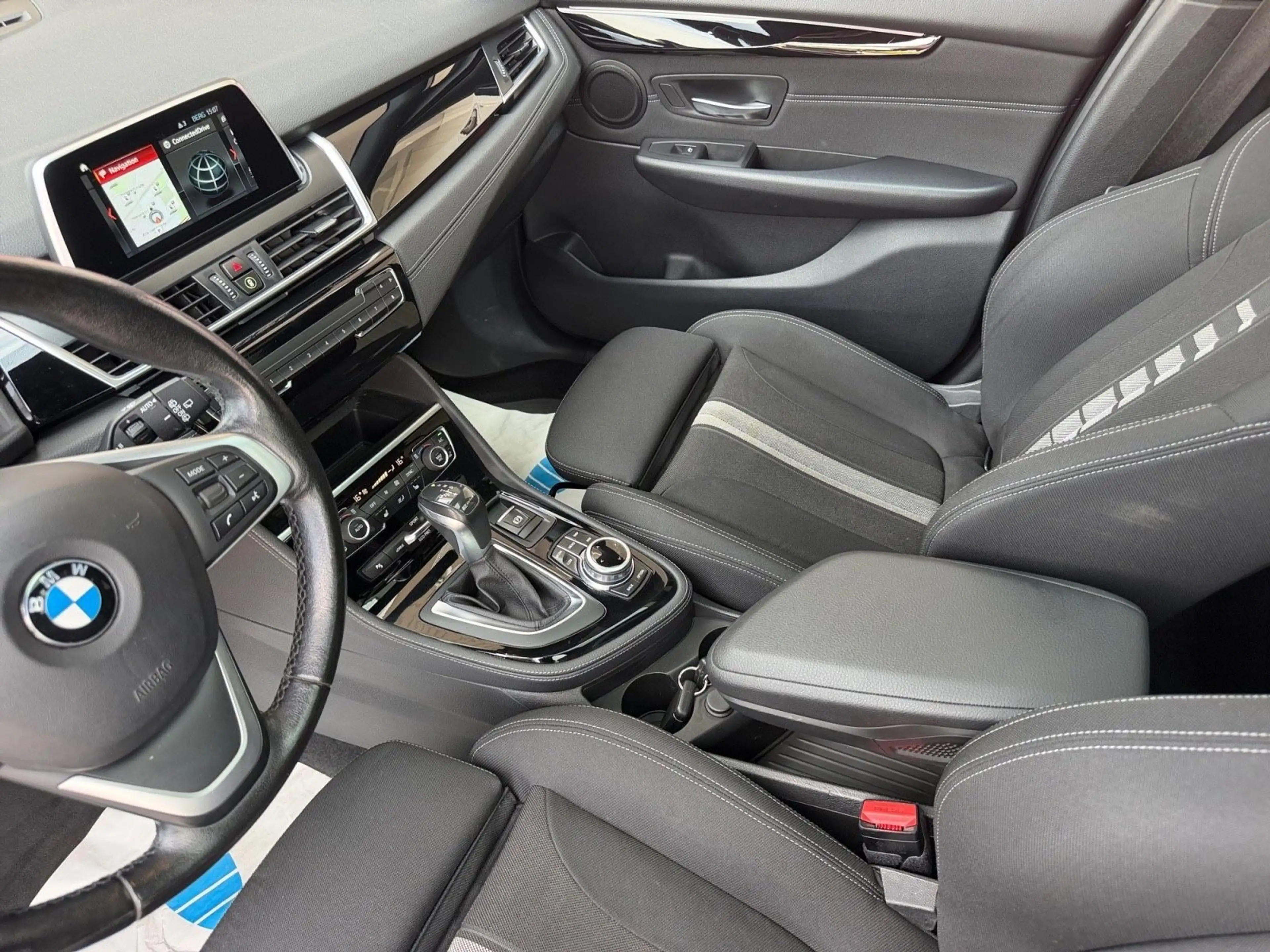 BMW 225 225 xe Sport Line — photo 13