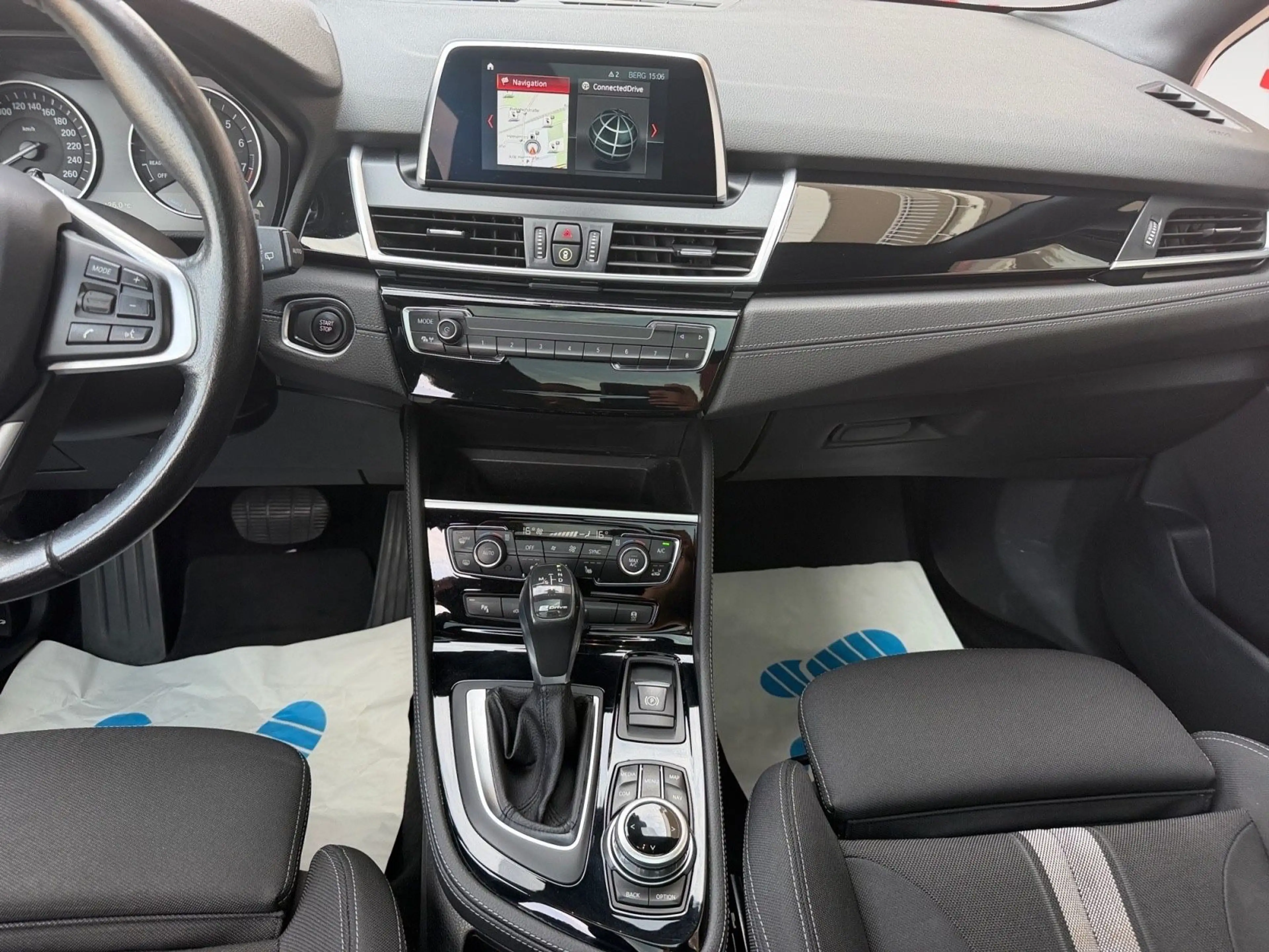 BMW 225 225 xe Sport Line — photo 10