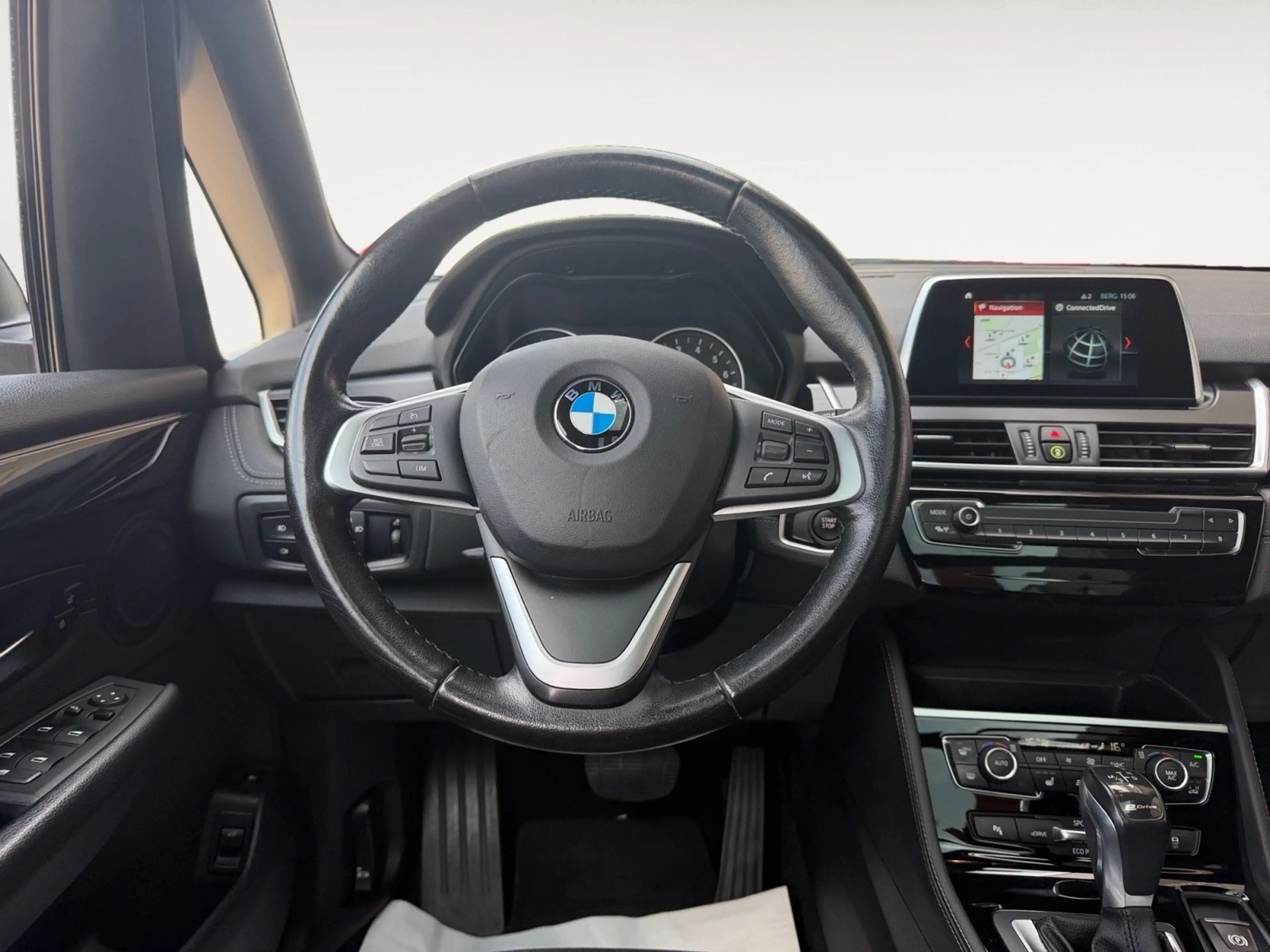 BMW 225 225 xe Sport Line — photo 12