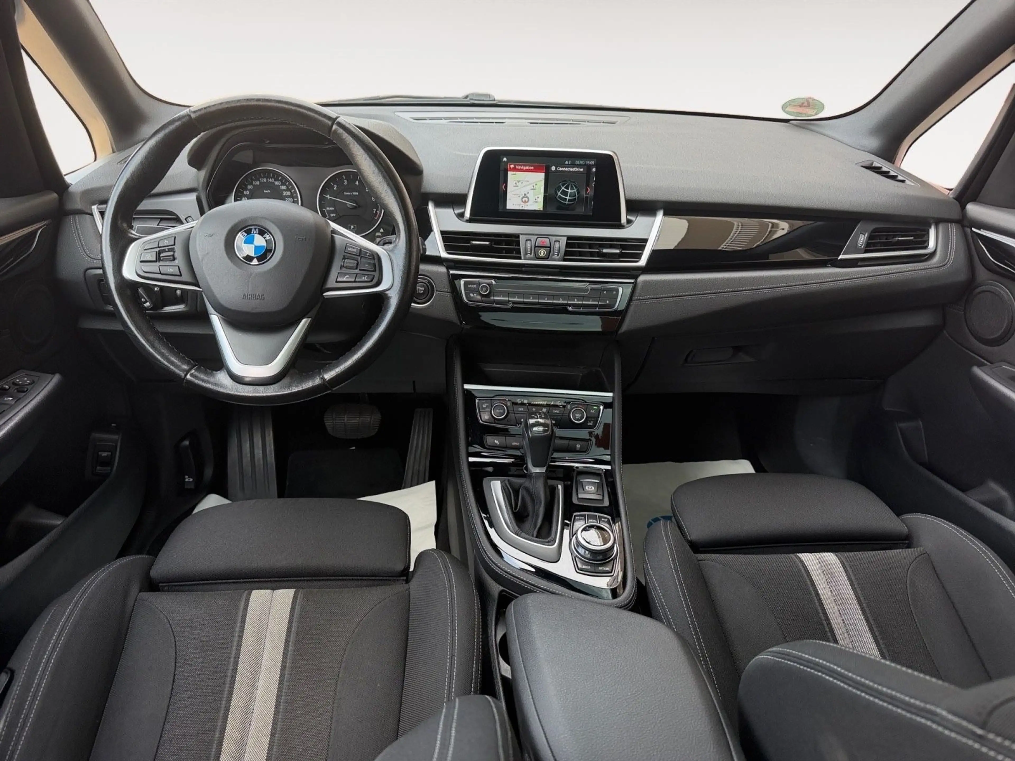 BMW 225 225 xe Sport Line — photo 9