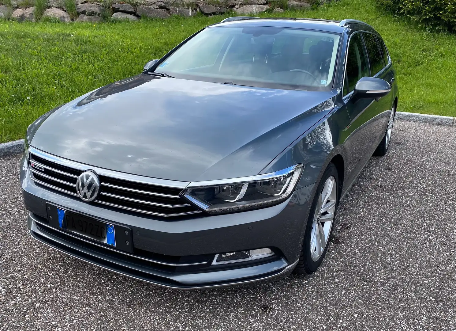 Volkswagen Passat Variant 2.0 bitdi Highline 4motion 240cv dsg Gris - 1