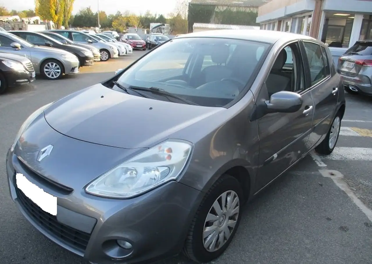 Renault Clio III 1.2 16V 75CH EXPRESSION 5P berline