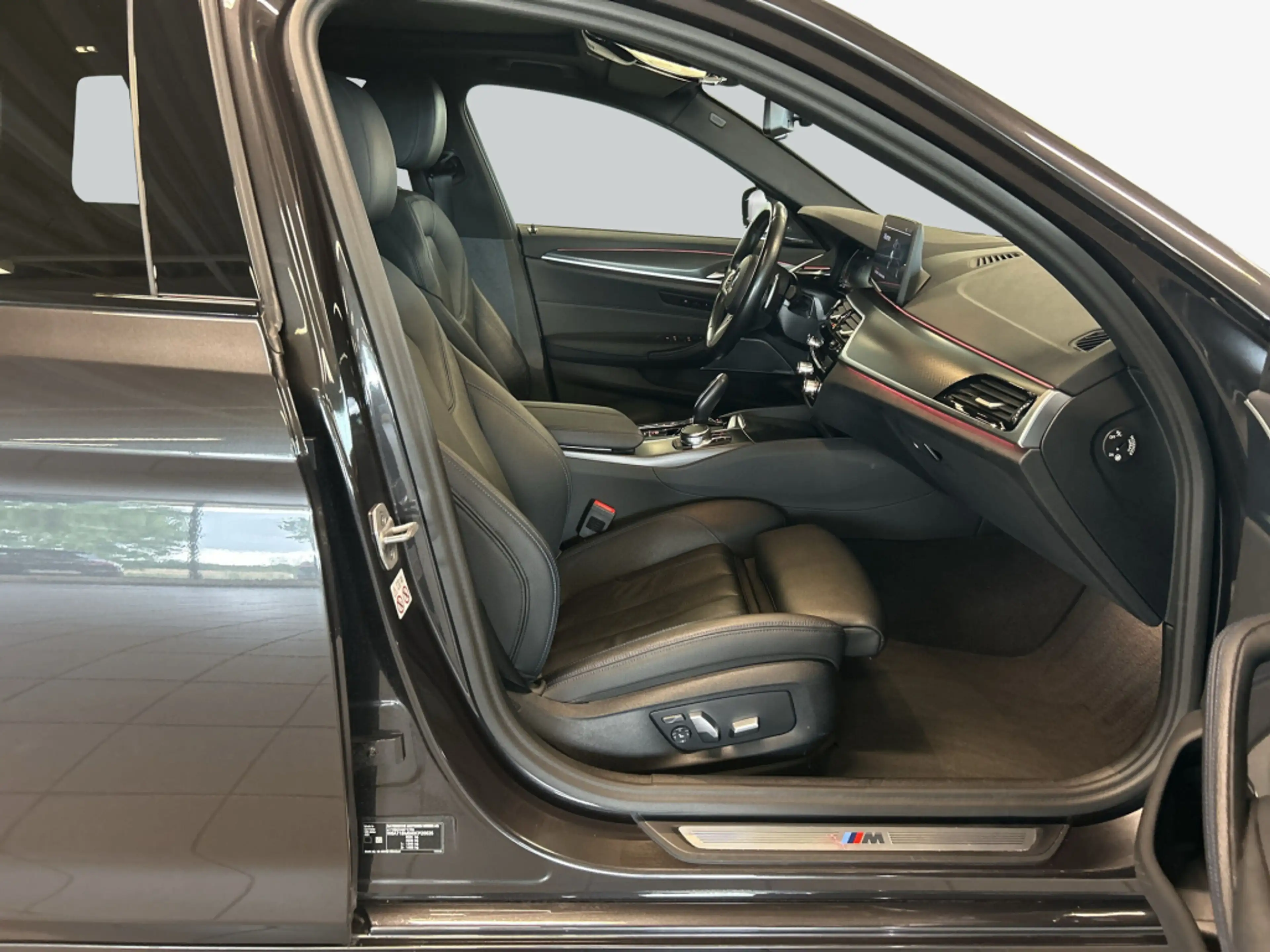 BMW 540 i xDrive Touring Aut. Head-Up* Harman/Kardon* — photo 13