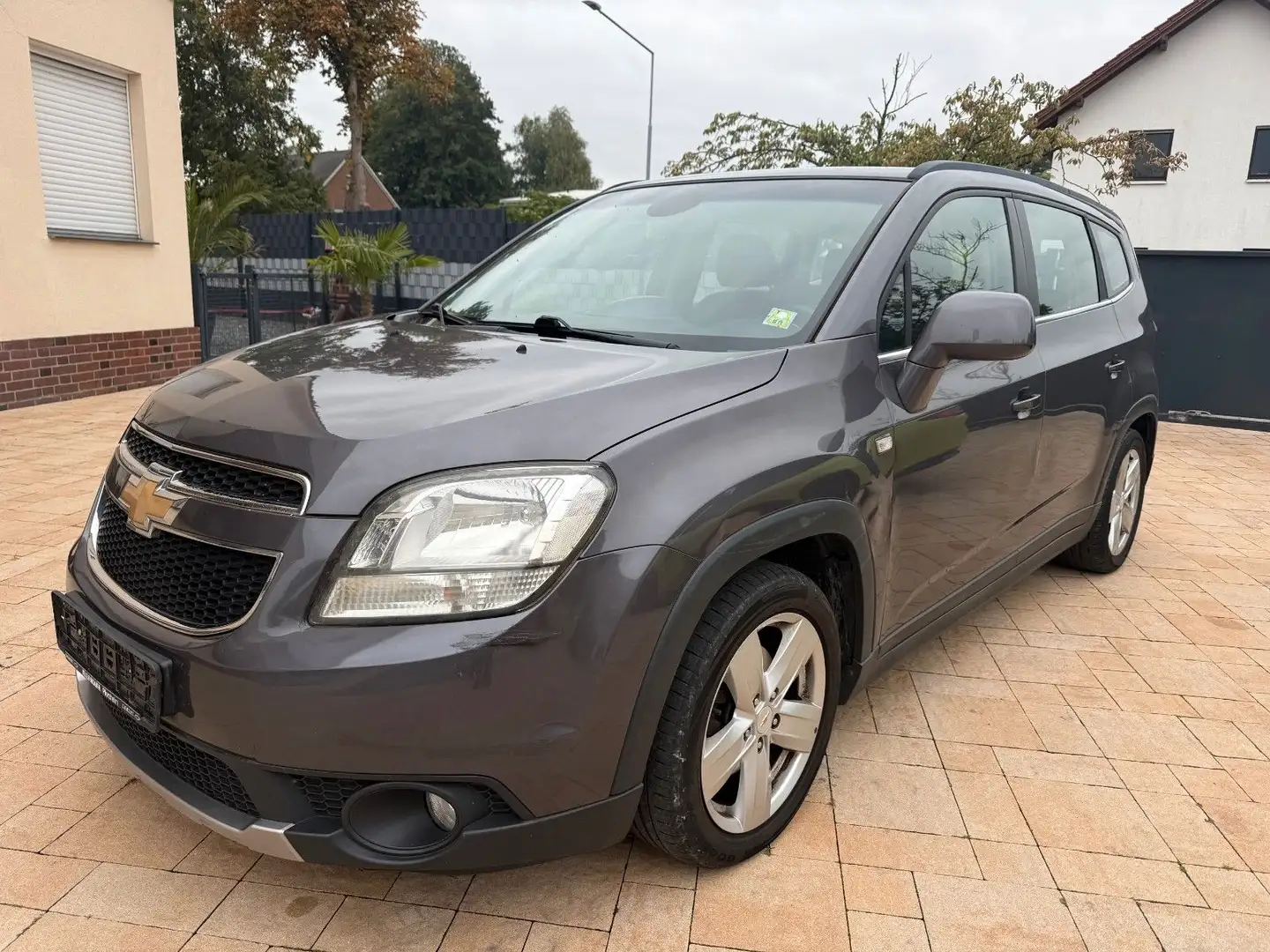 Chevrolet Orlando 2.0 Diesel LTZ+Navi+SHZ+7 Sitze+1Hd Šedá - 1