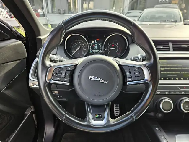Jaguar E-Pace view 14