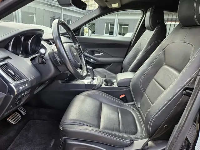 Jaguar E-Pace view 8
