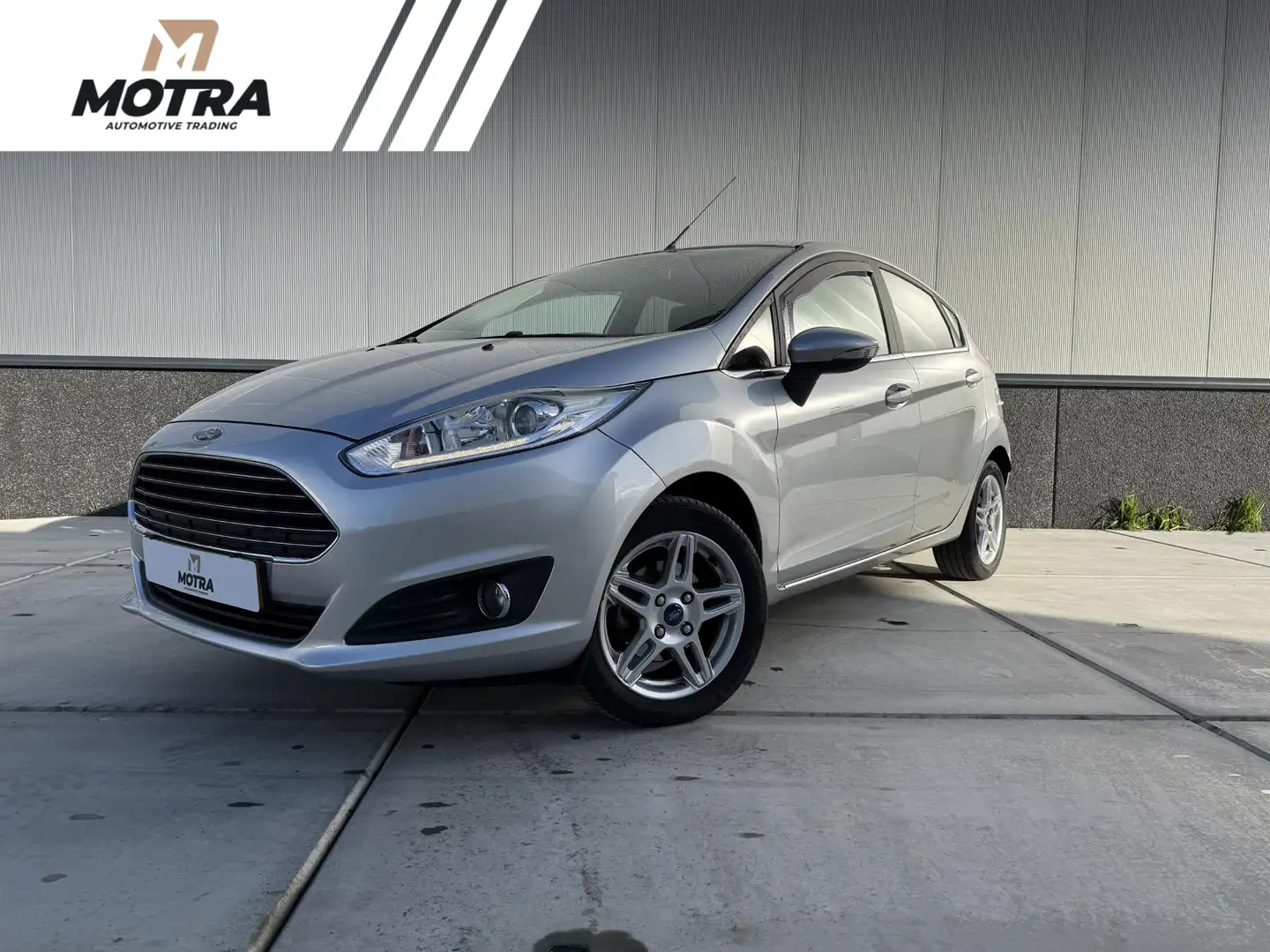 Ford Fiesta 1.0 EcoBoost Titanium | Airco | Trekhaak | Cruise Grijs - 1