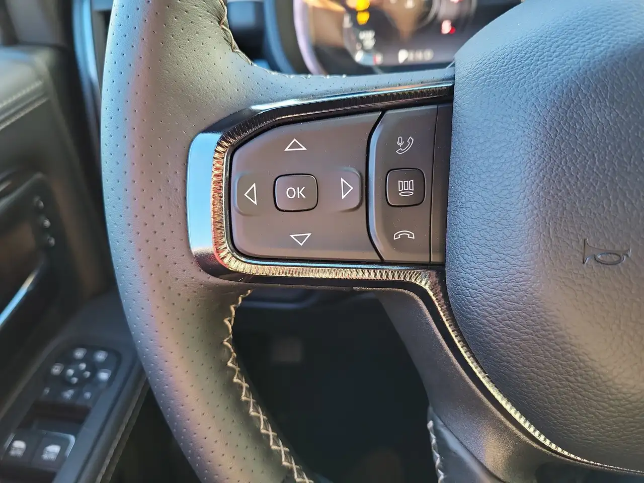 RAM 2500 снимка RAM 2500