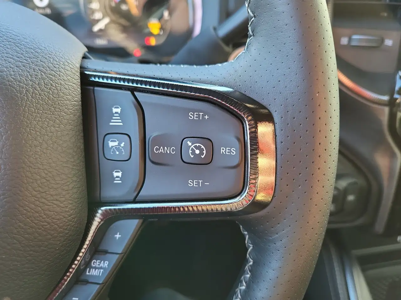 RAM 2500 снимка RAM 2500