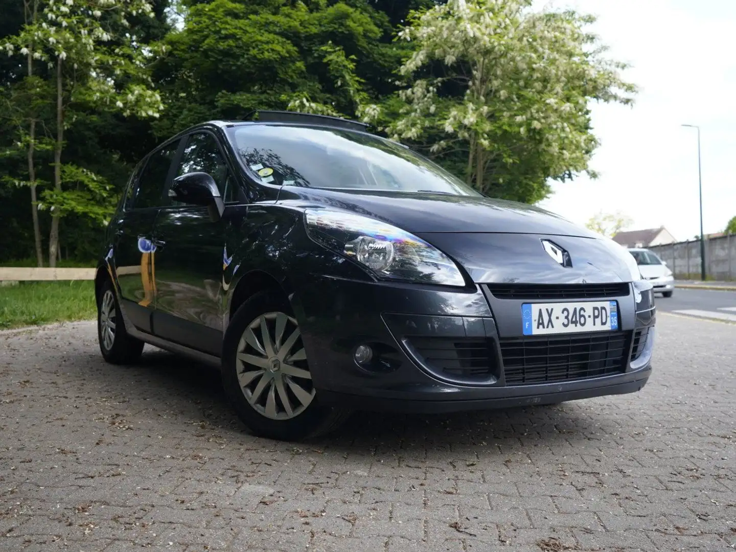 Renault Scenic Scenic III dCi 110 FAP eco2 Expression Euro 5 Gris - 1