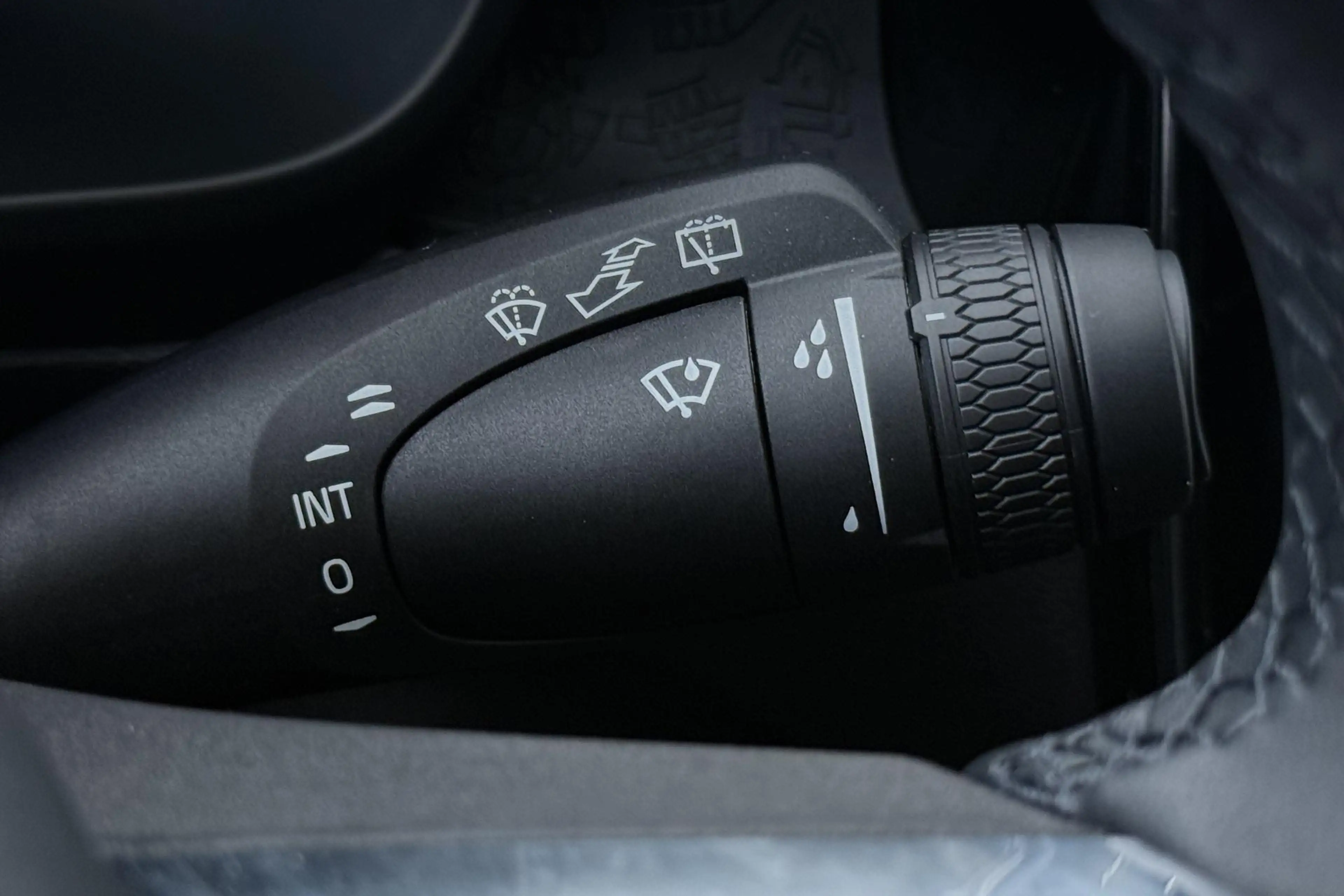 Volvo EX40 Twin Motor Plus Black Edition 82 kWh | 409 PK! | A — photo 39