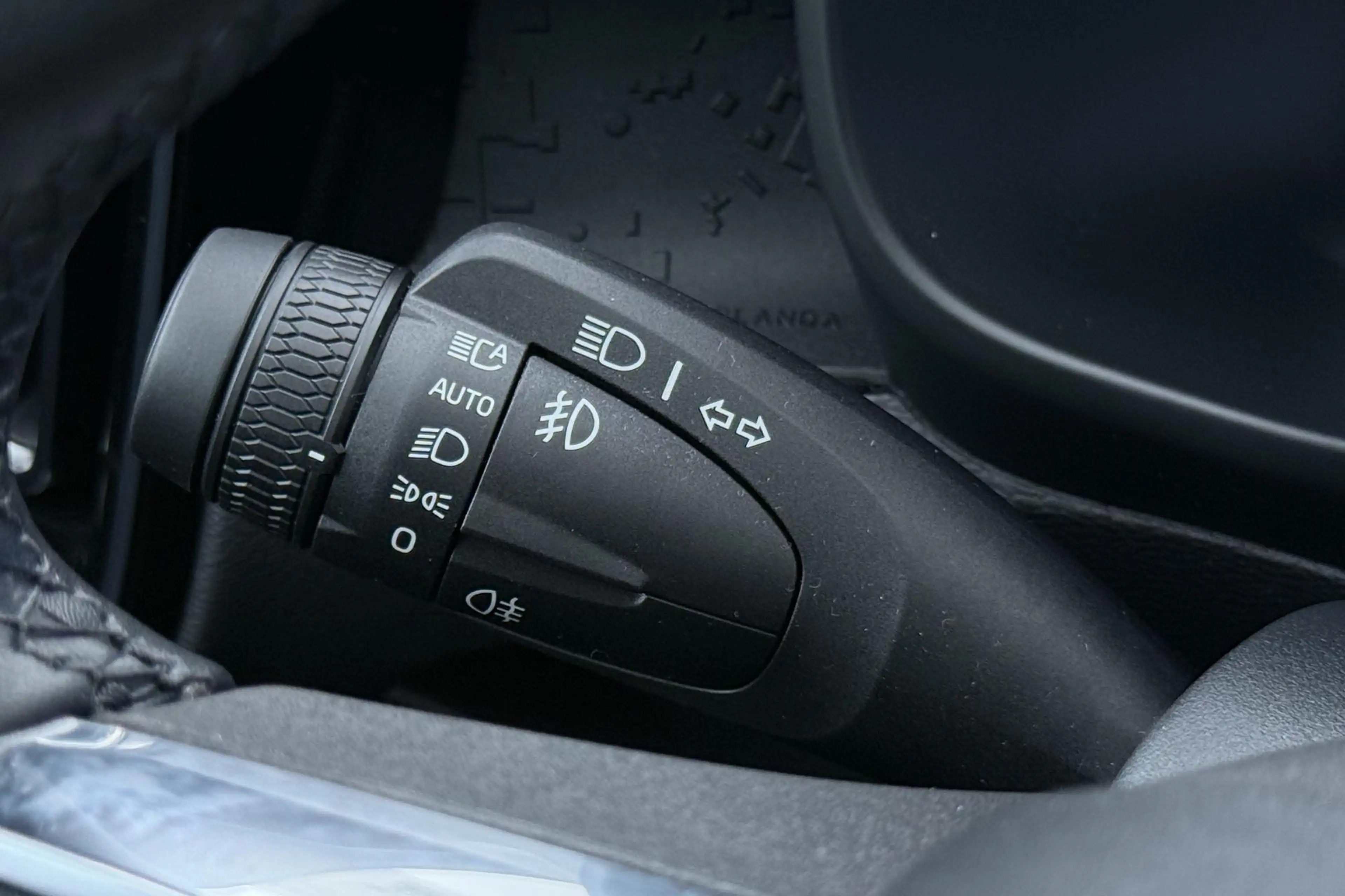 Volvo EX40 Twin Motor Plus Black Edition 82 kWh | 409 PK! | A — photo 38