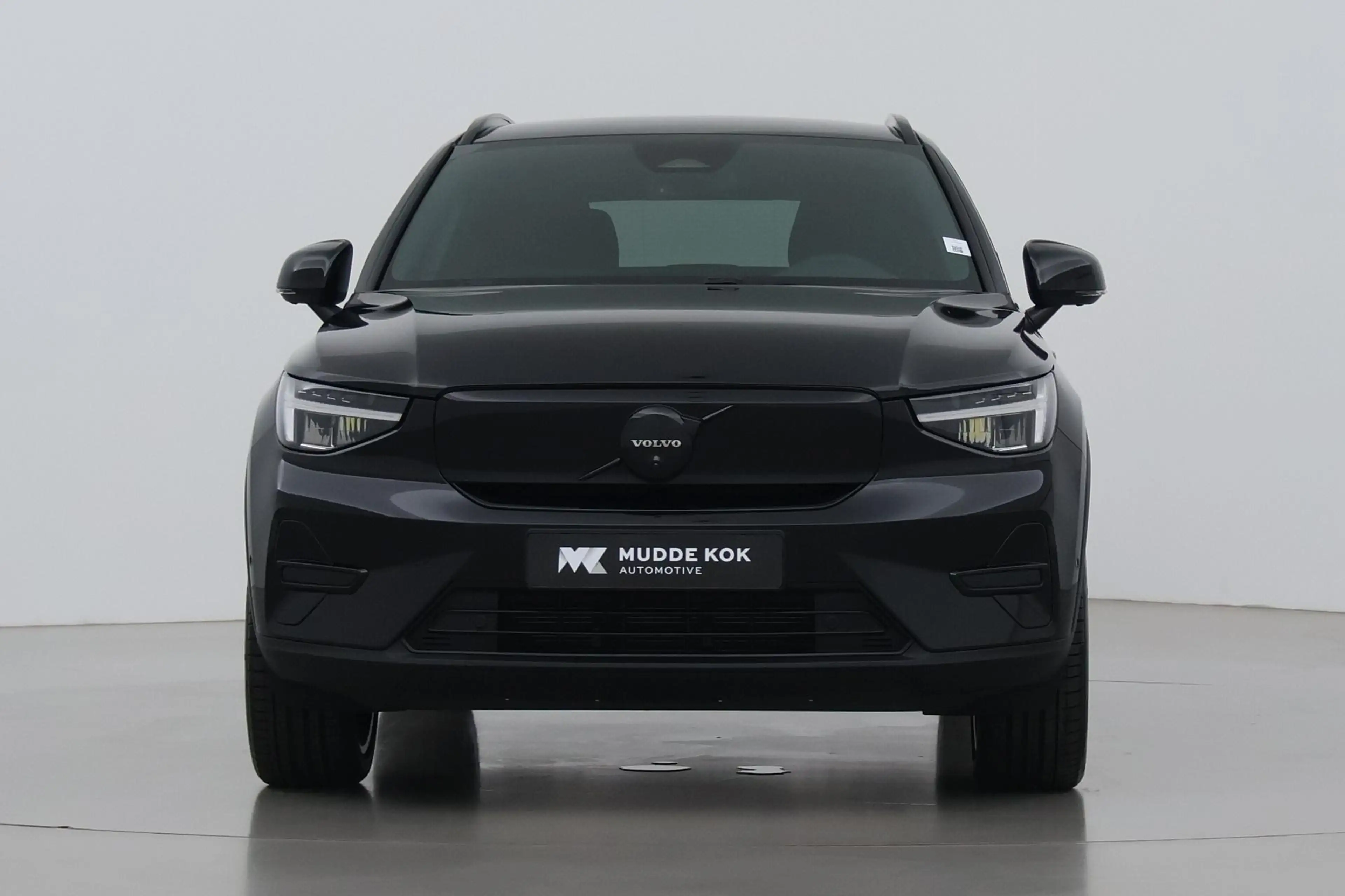 Volvo EX40 Twin Motor Plus Black Edition 82 kWh | 409 PK! | A — photo 17