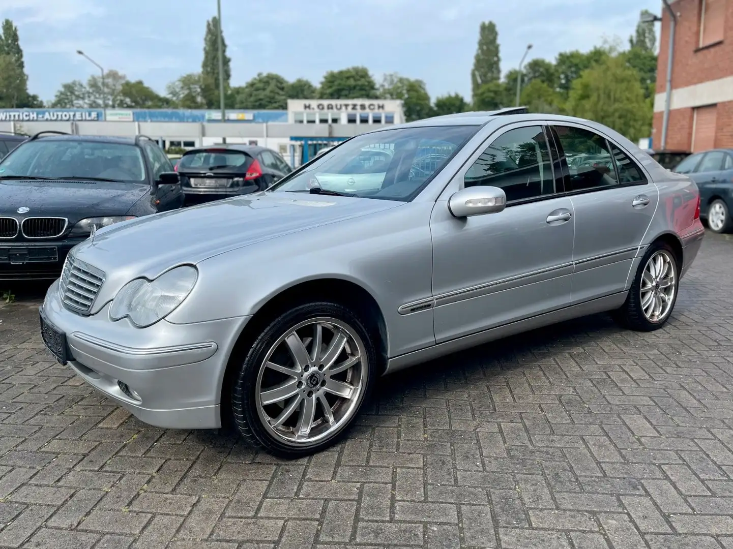 Mercedes-Benz C 240 C -Klasse Lim.4Matic*AUTOMATIK*VOLLLEDER* Silber - 1