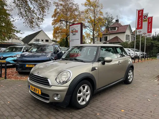 MINI 1.6 COOPER D BUSINESS LINE / AIRCO / CRUISE CTR. /