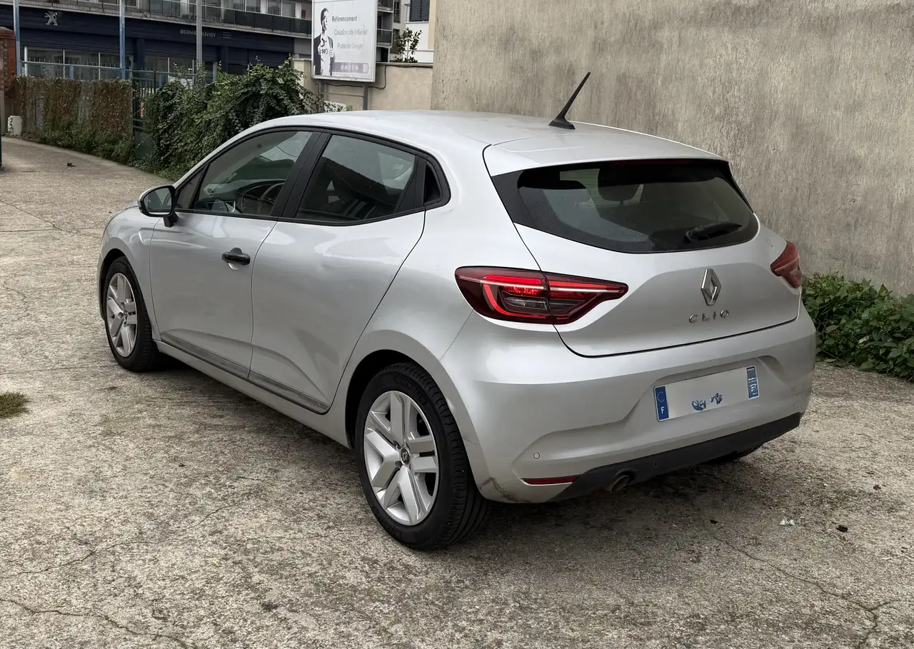 Renault Clio Citadine 5 portes — photo 4