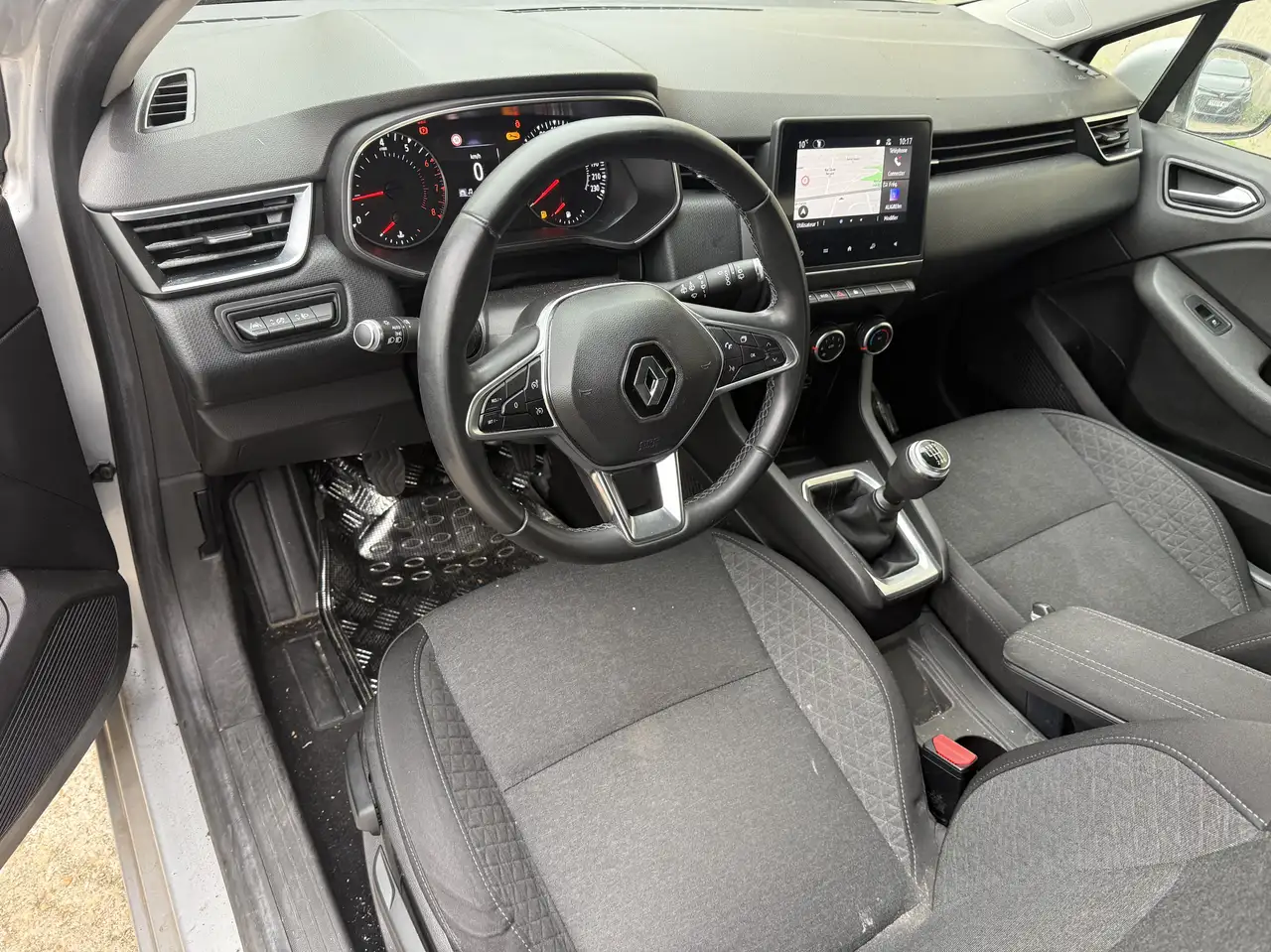 Renault Clio Citadine 5 portes — photo 6