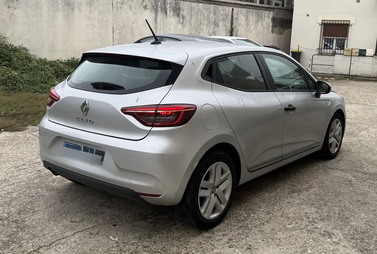Renault Clio Citadine 5 portes — photo 5