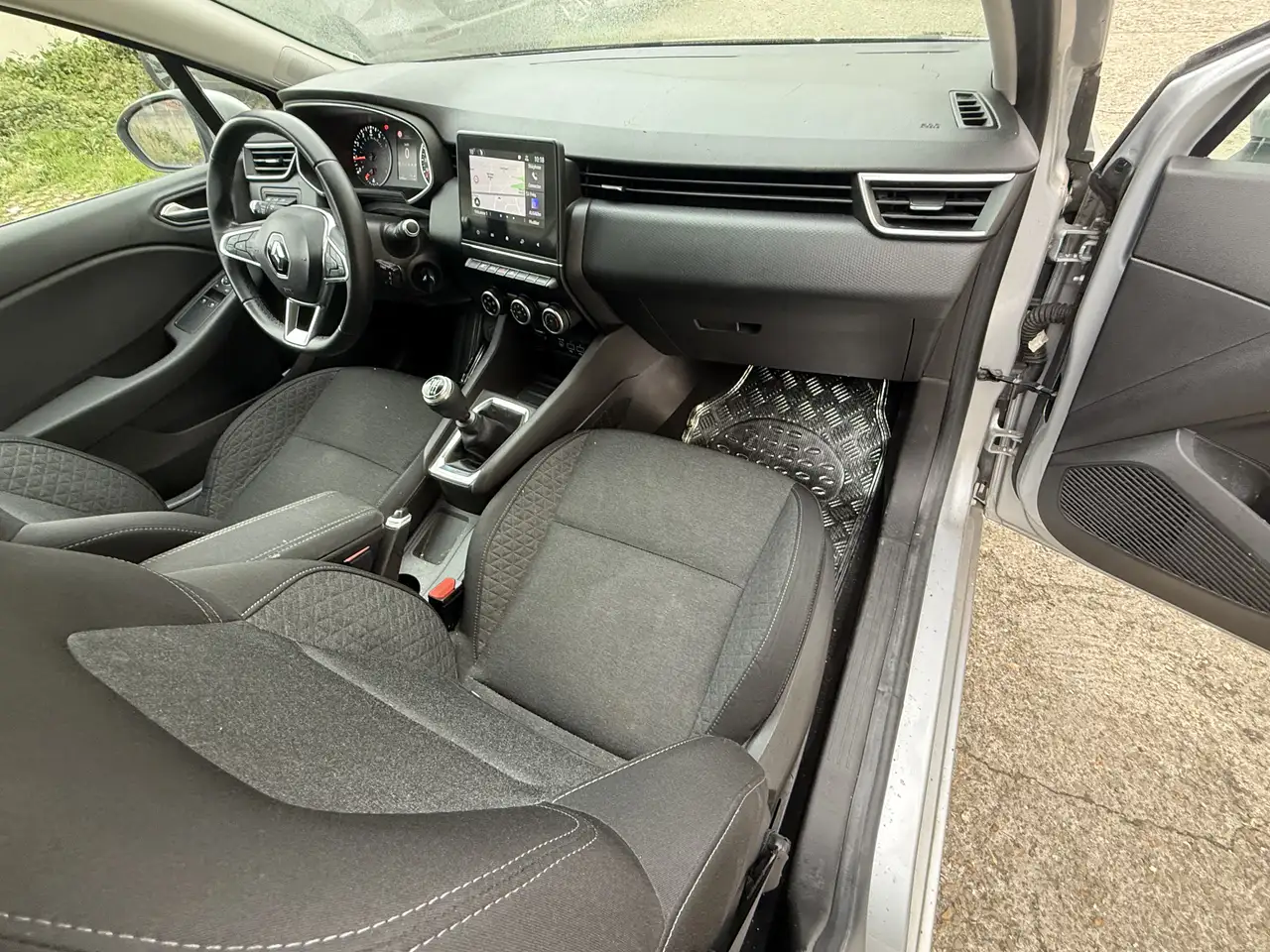 Renault Clio Citadine 5 portes — photo 13