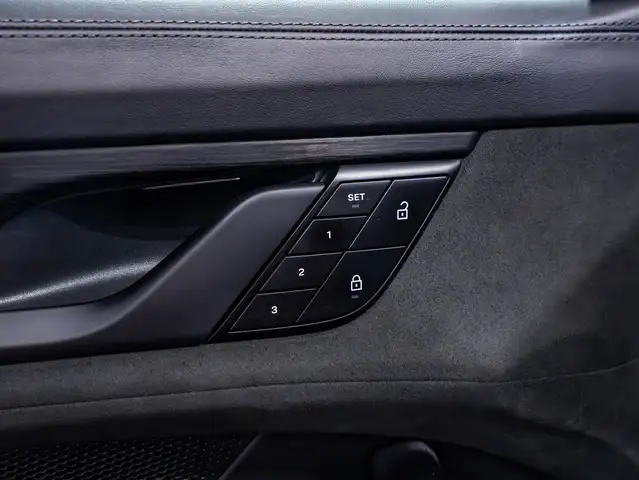 Porsche Taycan view 15
