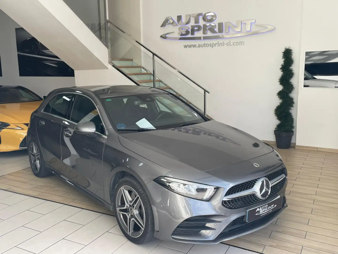 Mercedes-Benz A 250 250e 8G-DCT Gris - 1