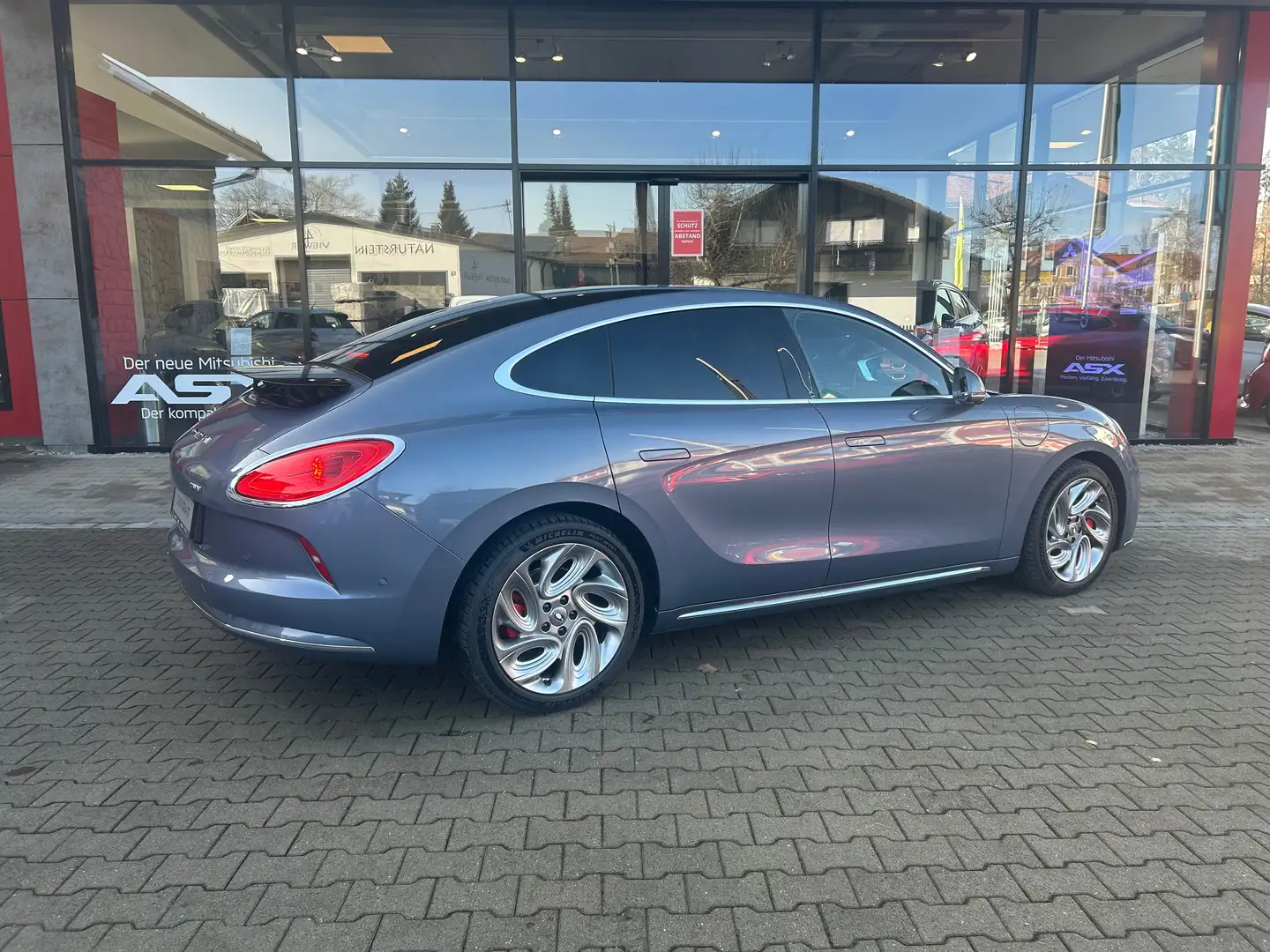 GWM ORA 07 GT mit Allradantrieb & Interieur Brown Gri - 2