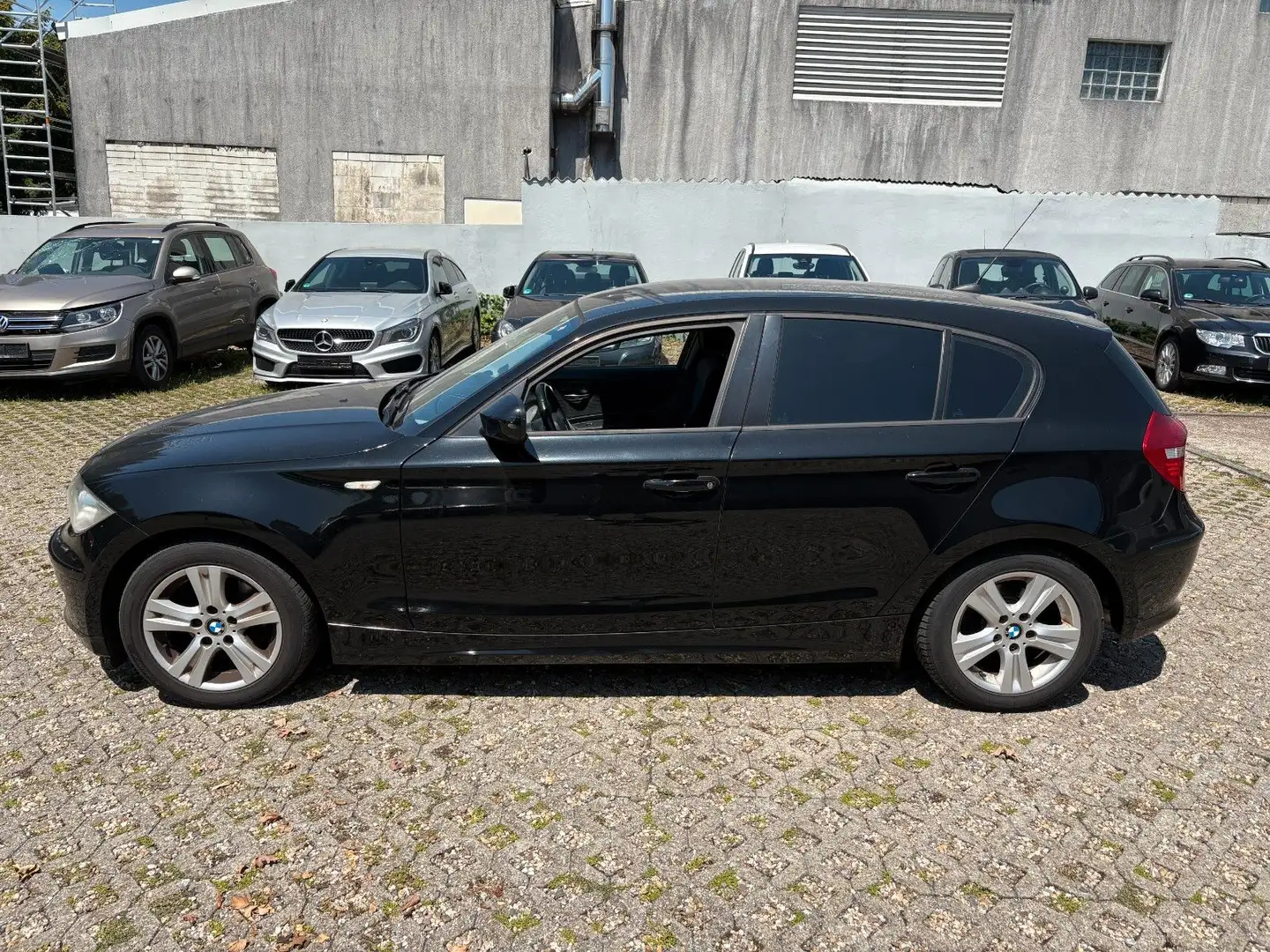 BMW 116 Baureihe 1 Lim. 116i KLIMAAUT. SHZ MFL TEMPO Noir - 2