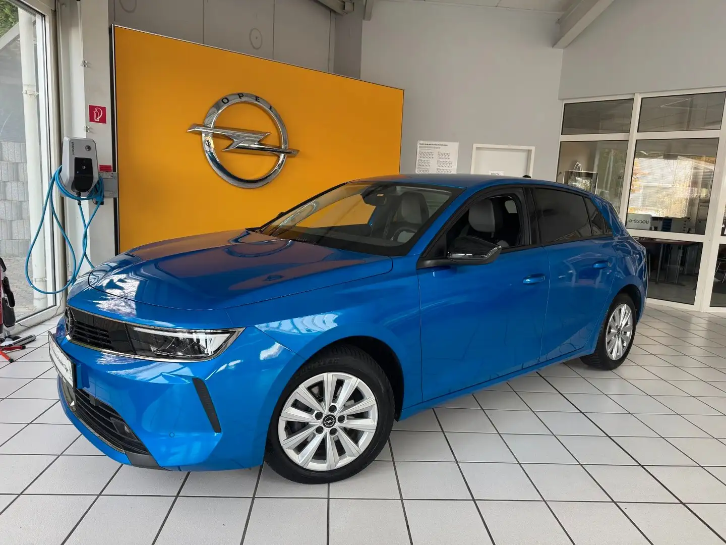 Opel Astra L Lim. 5-trg. Business Edition Navi+LED Blau - 1