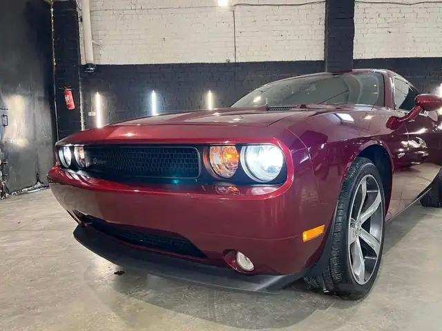 Dodge Challenger 3.6 SXT Plus 100th Anniversary Edition