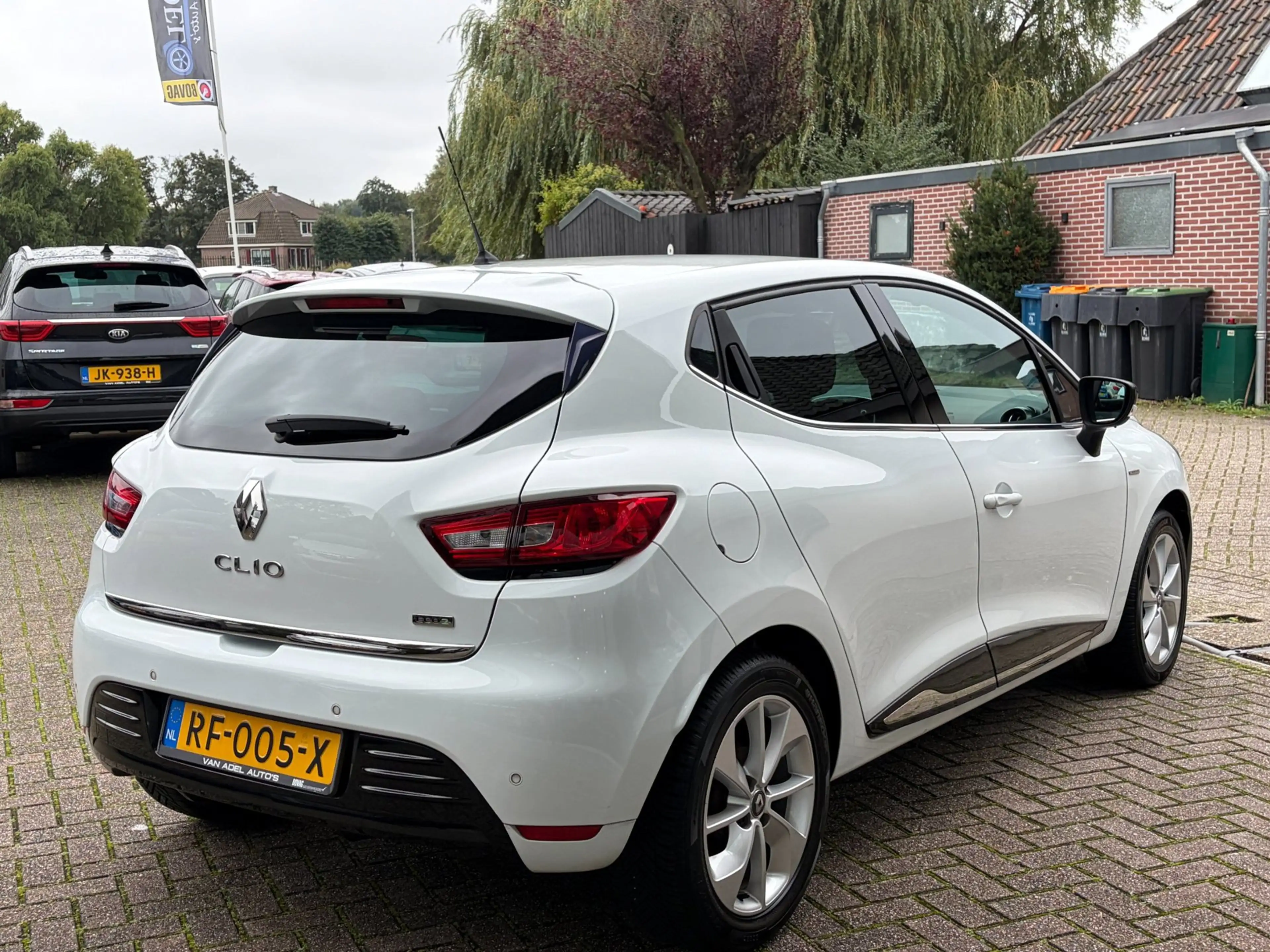Renault Clio 0.9 TCe Limited 5Drs 1e Eig! Navi Airco Cruise Par — photo 4