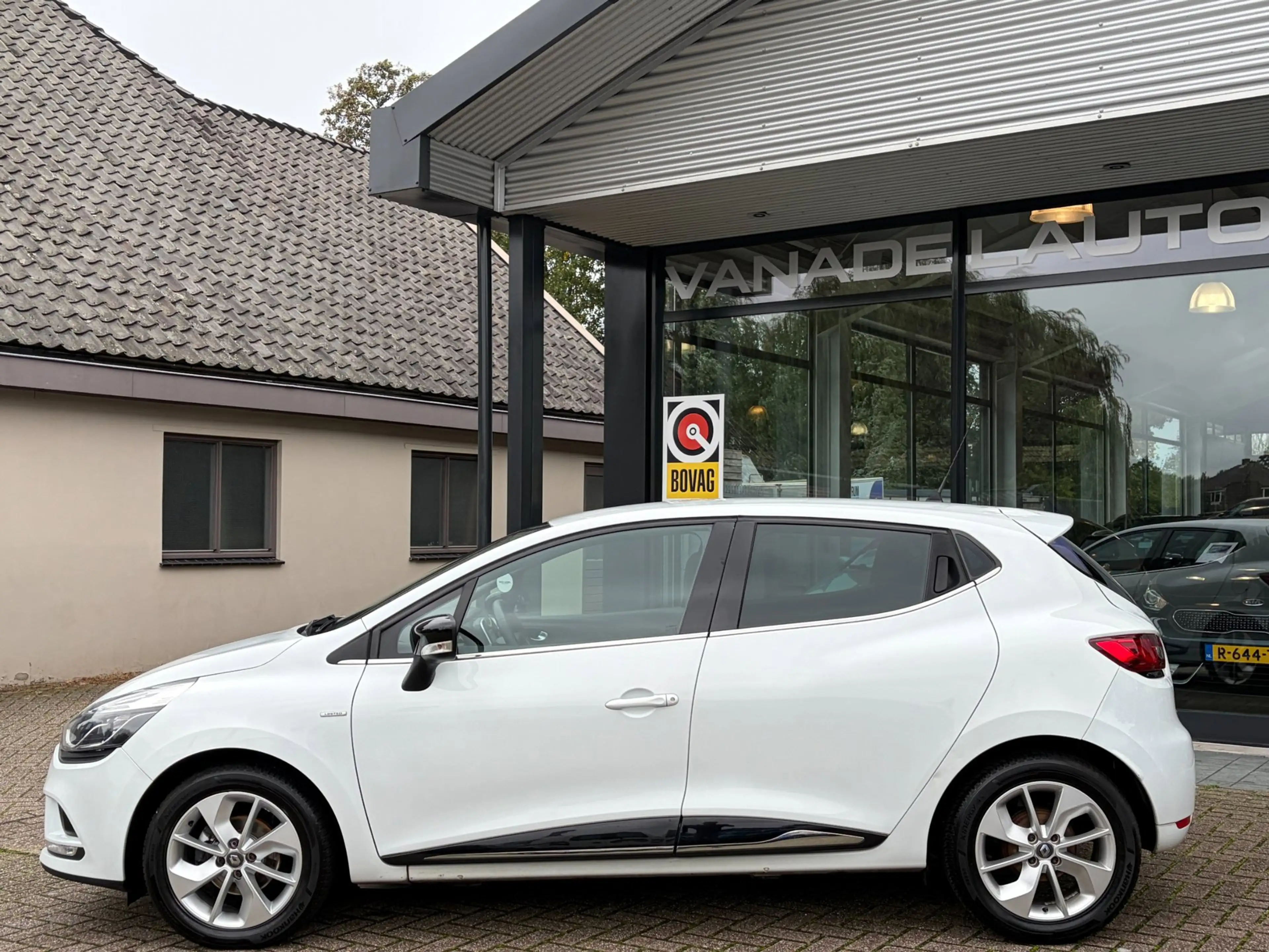 Renault Clio 0.9 TCe Limited 5Drs 1e Eig! Navi Airco Cruise Par — photo 2