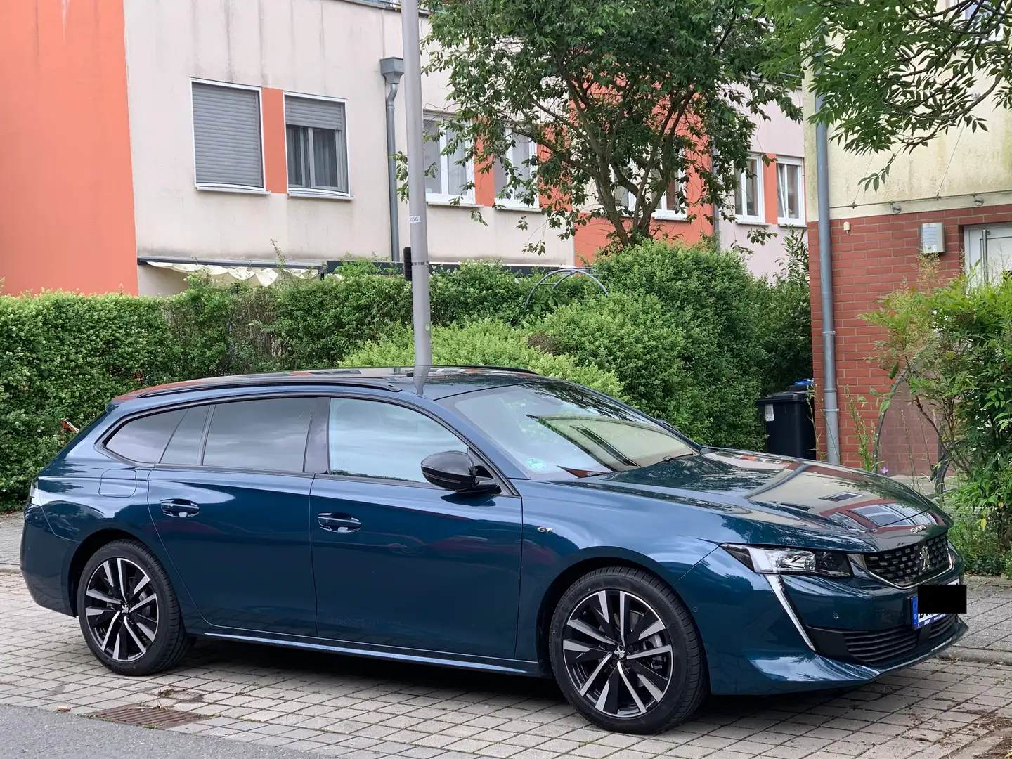 Peugeot 508 SW 1.6 GT PureTech180 +ACC+EasyP+360+Navi+1JCarGar Blau - 1