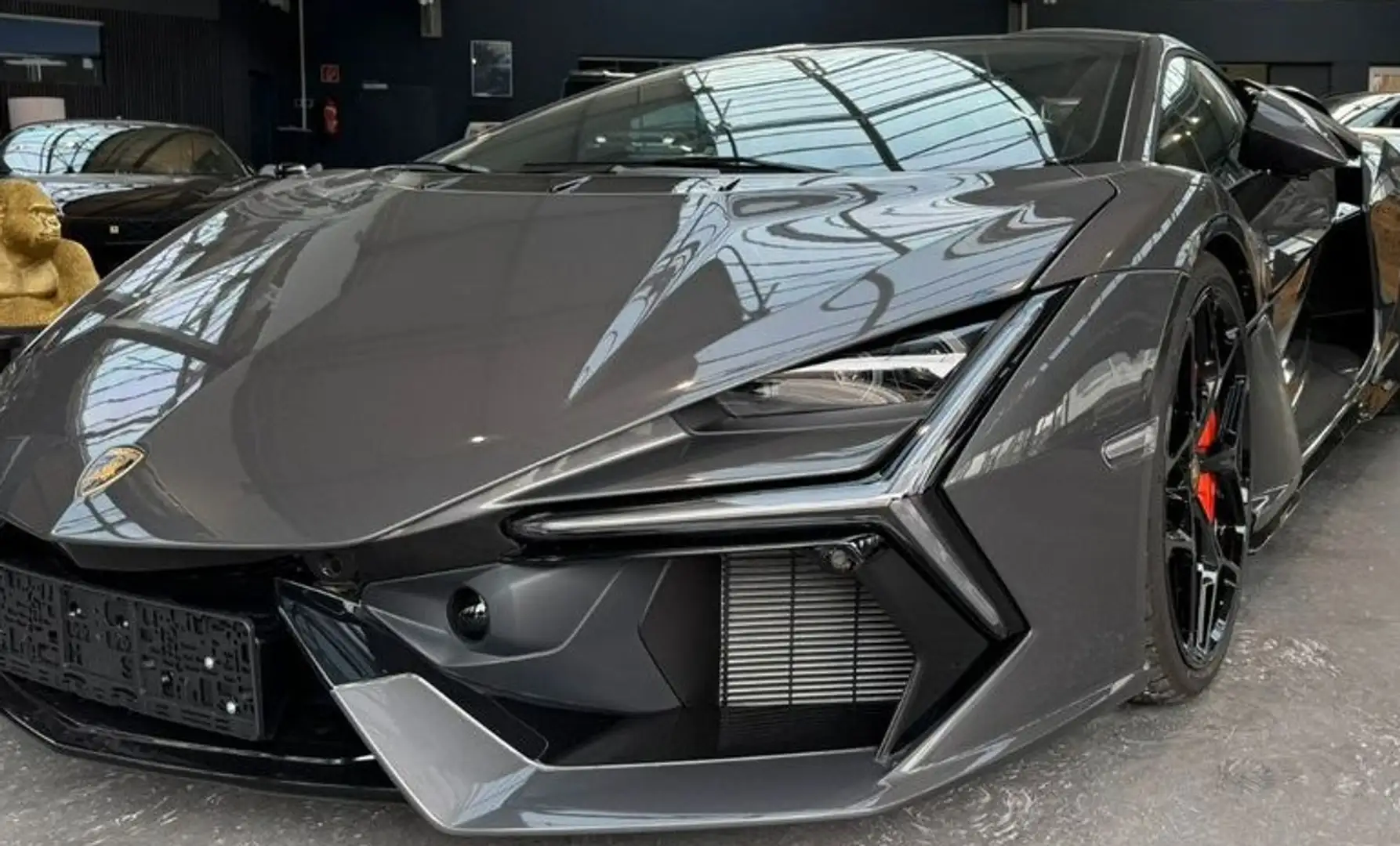 Lamborghini Revuelto Gri - 1