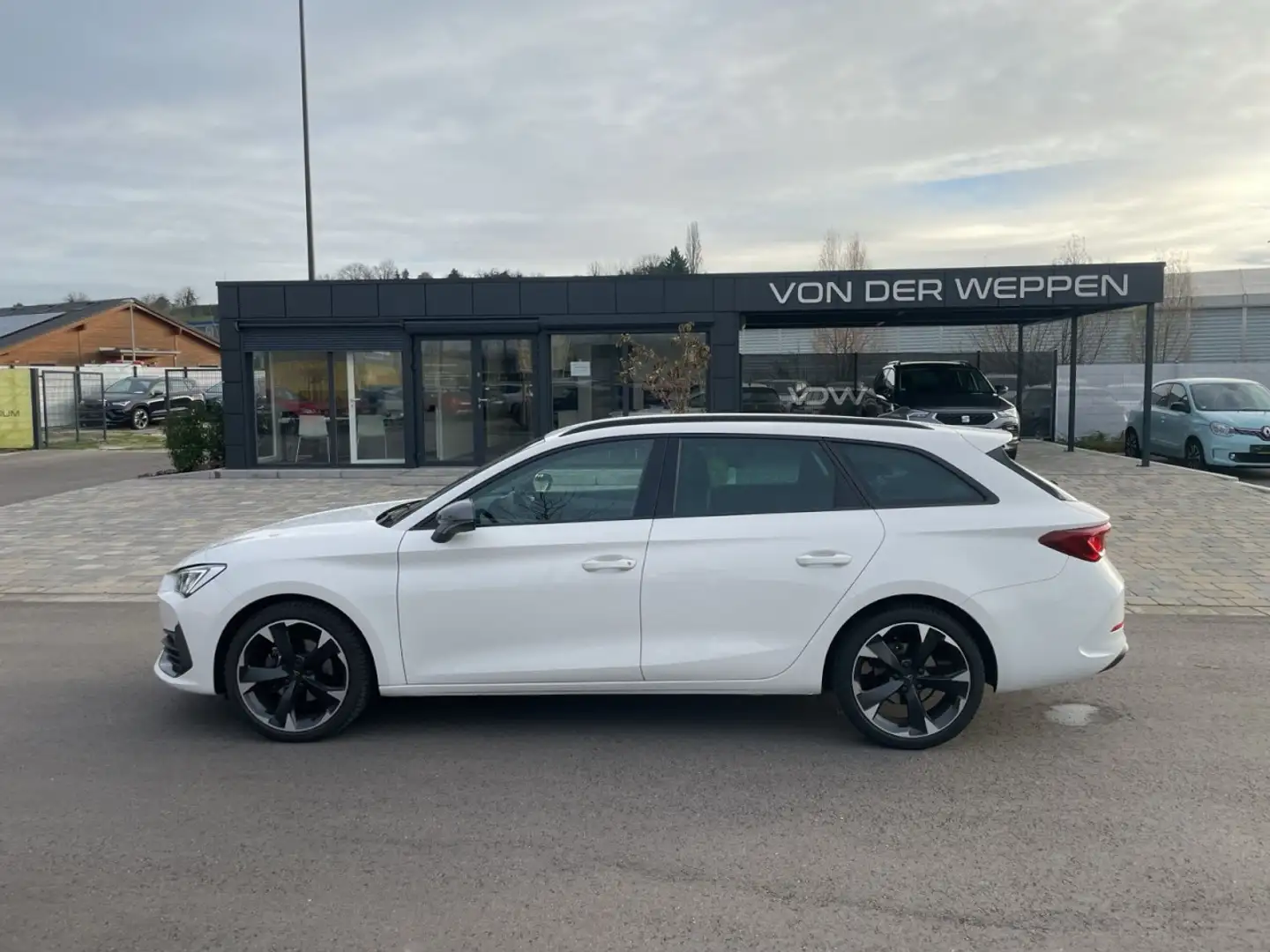 CUPRA Leon ST eTSI DSG SHZ Lenkrad heizbar Parkhilfe Klima Wit - 2