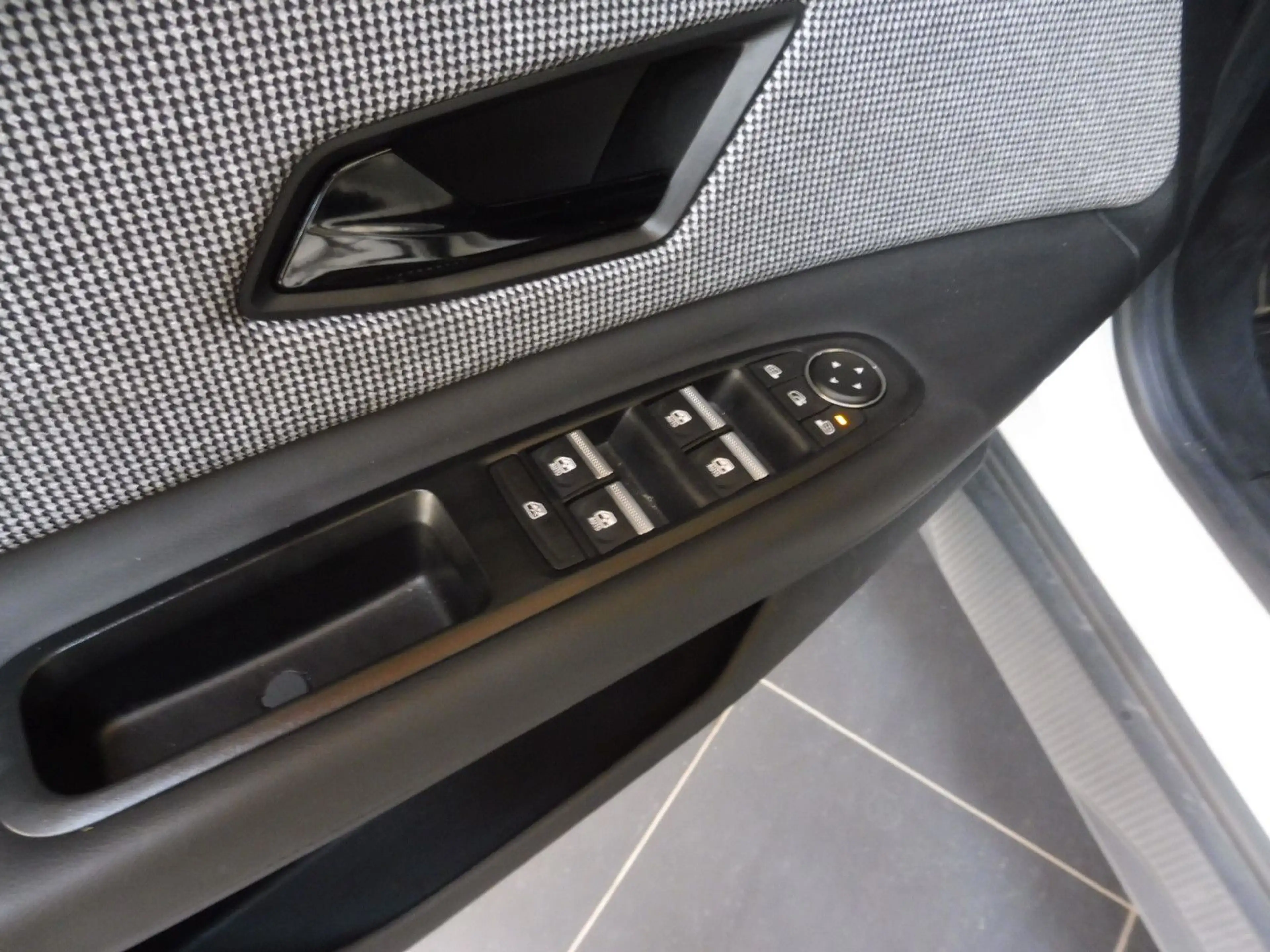 Renault R 4 ICONIC Comfort Range — photo 11