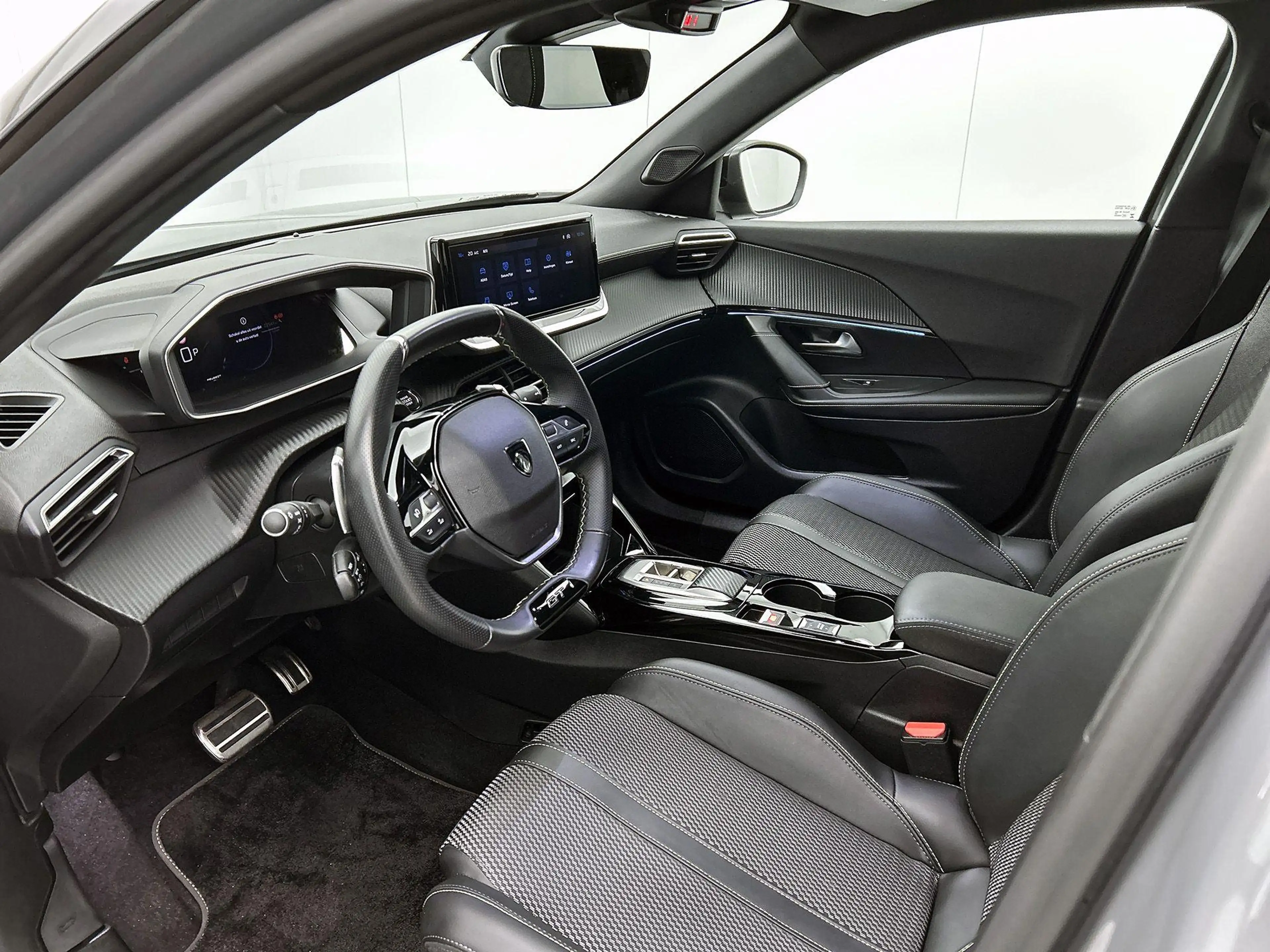 Peugeot 2008 SUV GT Hybrid 145pk Automaat | Navigatie via draad — photo 11