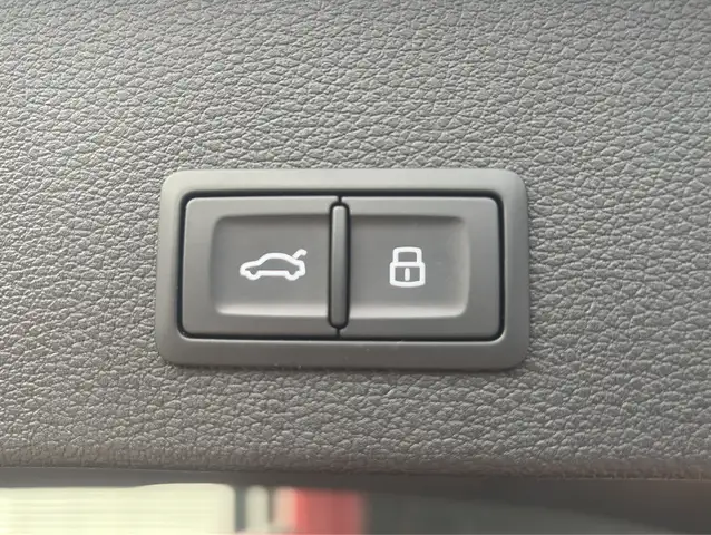 Audi Q2 view 10