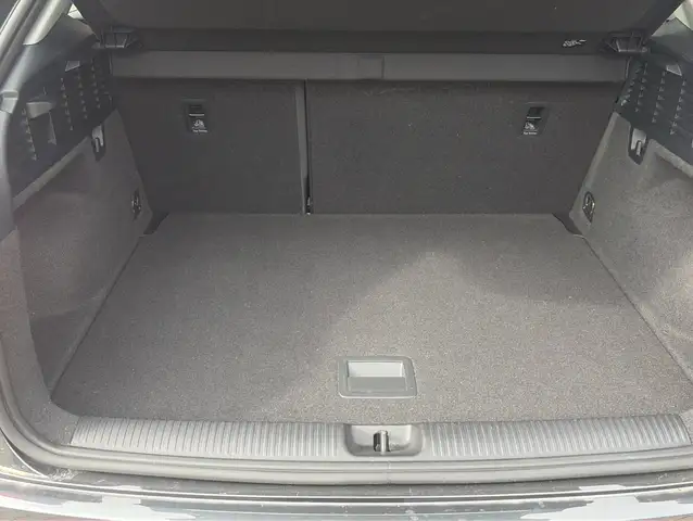 Audi Q2 view 9