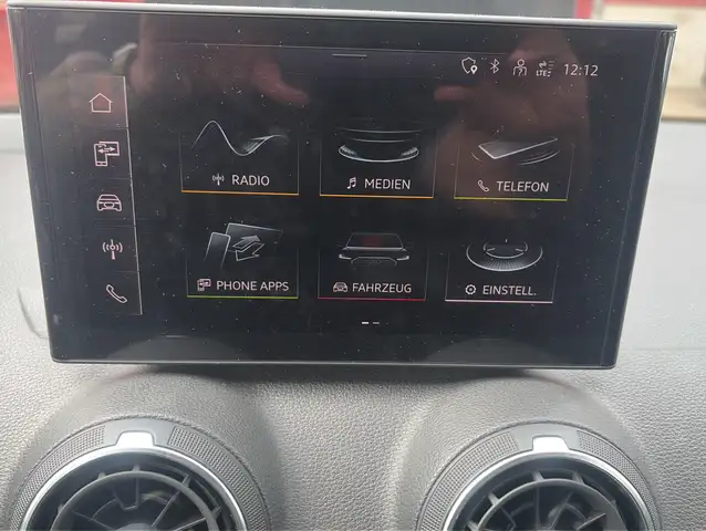 Audi Q2 view 12