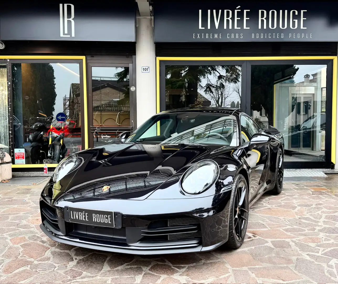 Porsche 992 911 - 992.2 Coupe 3.0 Carrera 394cv auto Schwarz - 1