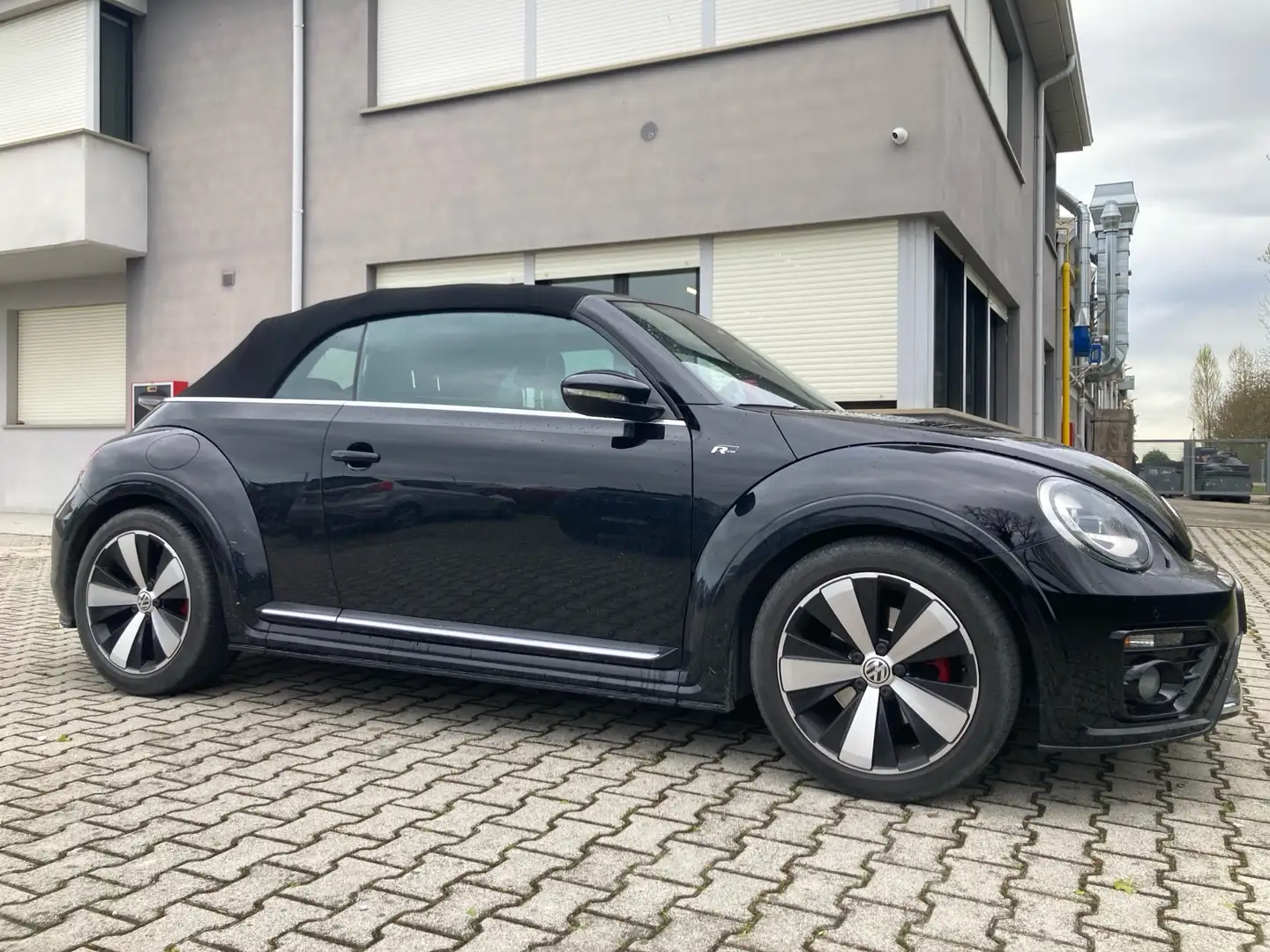 Volkswagen Maggiolino Cabrio 2.0 tsi Sport 220cv dsg r line - 1