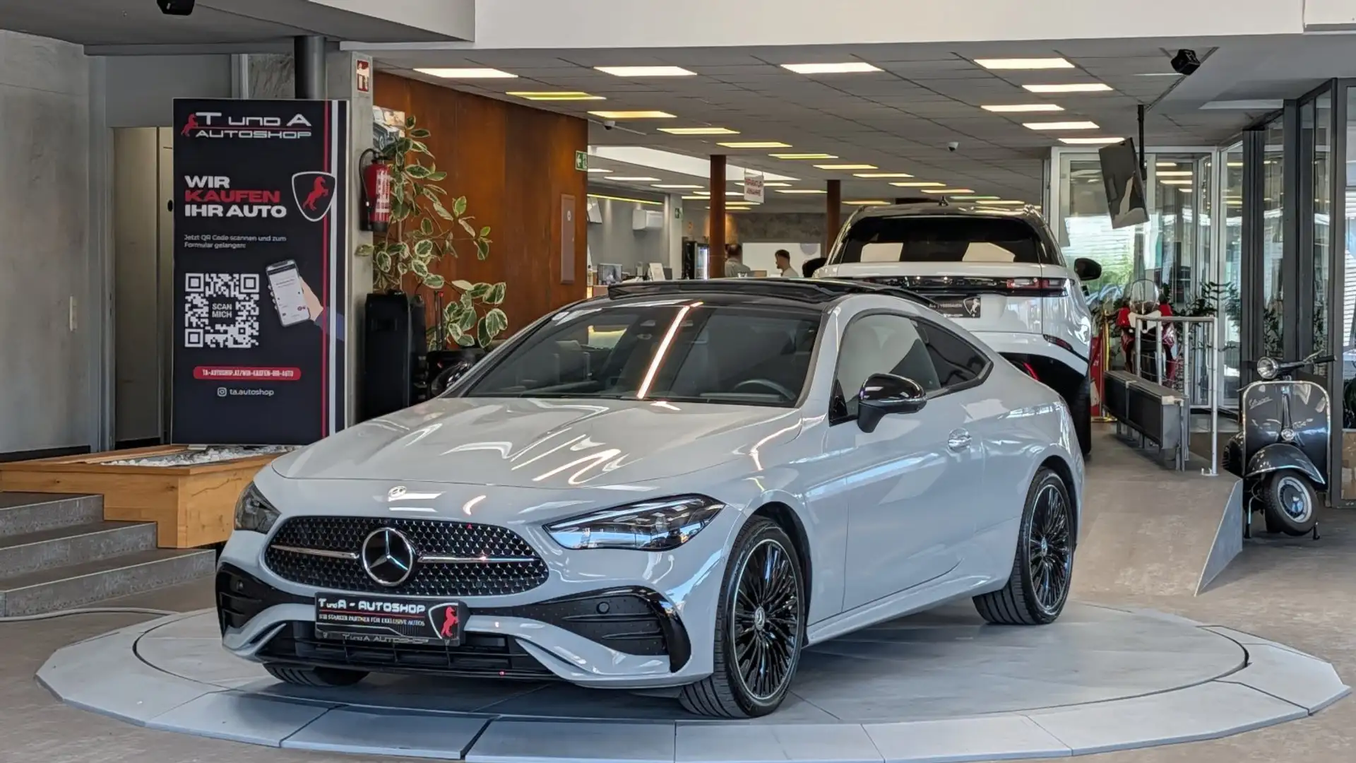 Mercedes-Benz CLE 300 Coupe 4Matic AMG-Paket Aut. *Head-up*Pano*360°* Grau - 1