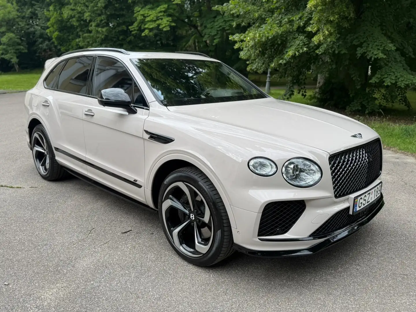 Bentley Bentayga S - 1
