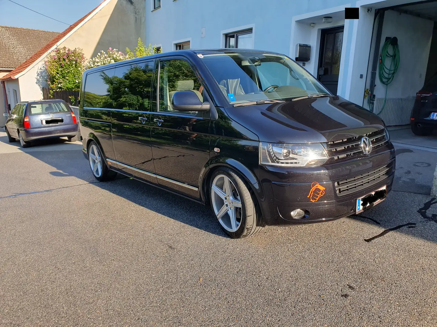 Volkswagen T5 Caravelle Caravelle Comfortline 2,0 BiTDI D-PF DSG Comfortline Schwarz - 1