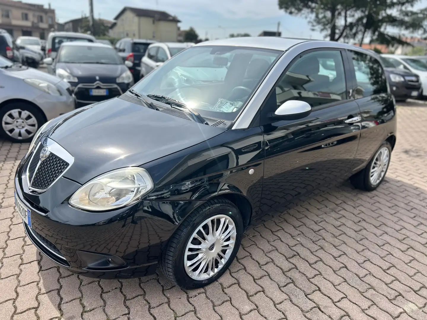 Lancia Ypsilon 1.3 mjt 16v Versus - 1