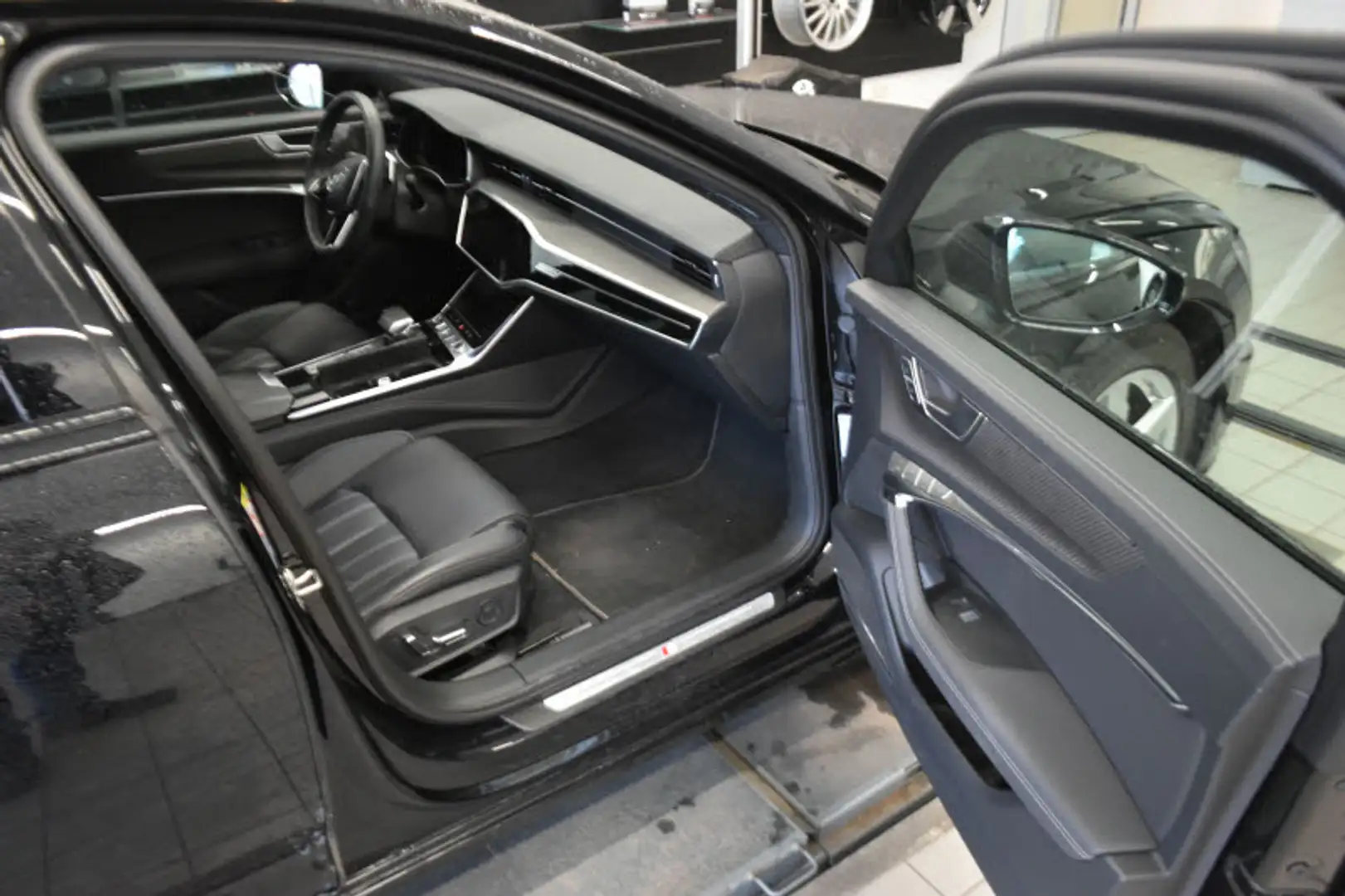 Audi A6 Avant 55 TFSIe qu S line SITZLUFT B&O PANO AHK 21" Schwarz - 2