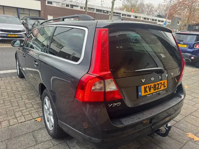 Volvo V70 view 8